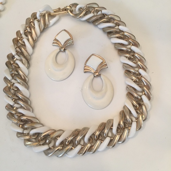 Vintage Link Necklace - Picture 3 of 8